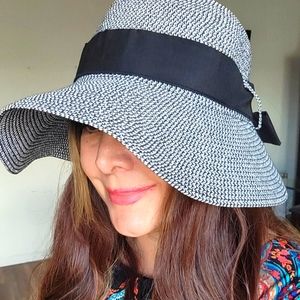 Hampshire Garden Grass Hat with Black Ribbon Tie